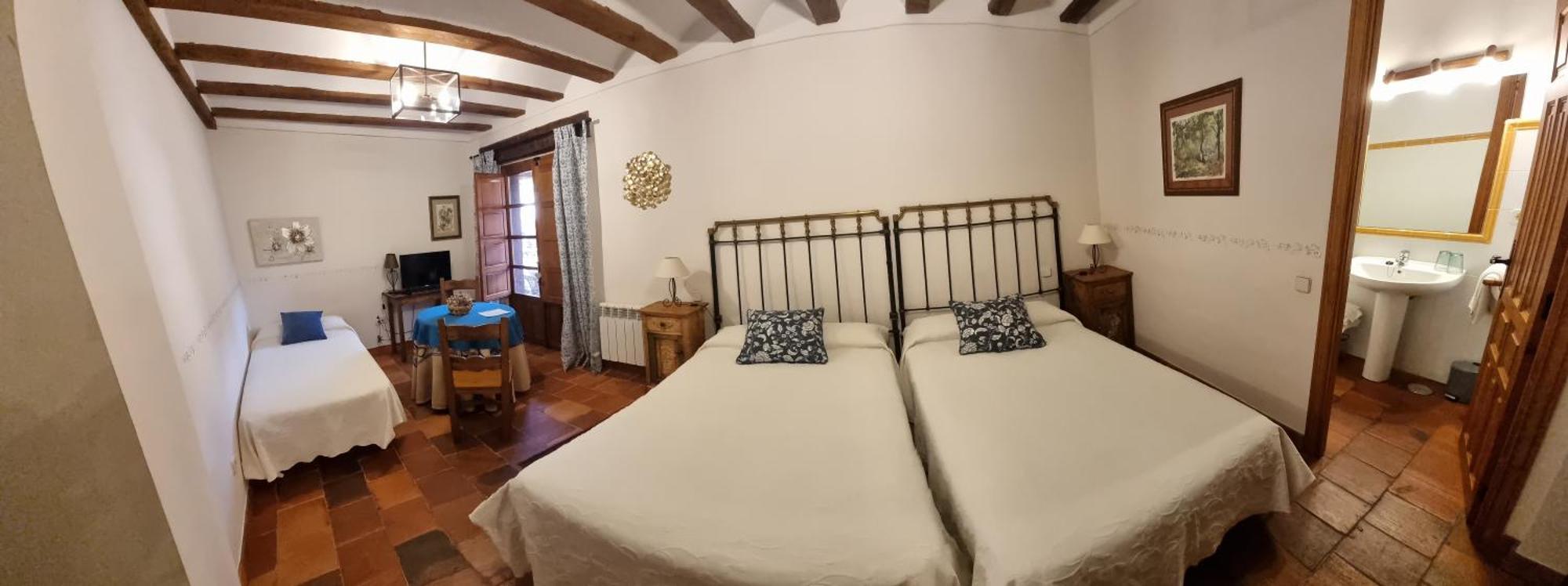 Triple Room,1499763262:JPEG